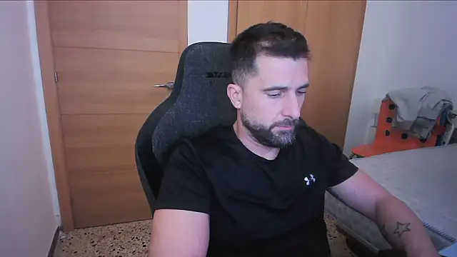 Snapshot of alex877x chatting on October 2025 06:36:01 AM alex877x online show from October 2025 06:36:01 AM