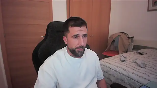 Snapshot of alex877x chatting on October 2025 09:37:01 PM alex877x online show from October 2025 09:37:01 PM