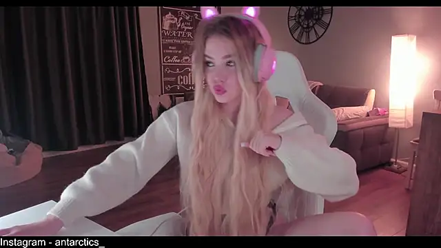 lil barbie girl online show from December 2024 07:22:01 PM