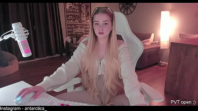 lil barbie girl online show from January 2025 02:58:02 PM