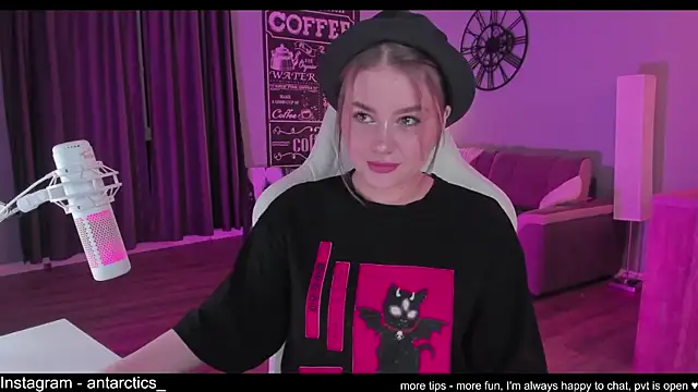 lil barbie girl online show from February 2025 06:31:01 PM