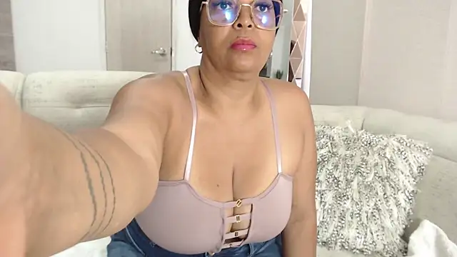 Snapshot of AmbarSofhia chatting on October 2025 07:57:02 PM AmbarSofhia online show from October 2025 07:57:02 PM