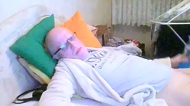 Snapshot of HornyRalfi55 chatting on March 2025 04:10:01 PM HornyRalfi55 online show from March 2025 04:10:01 PM