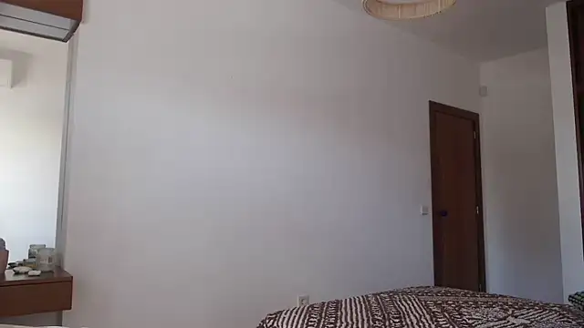 Snapshot of SexyandMarried1 chatting on November 2025 01:34:02 PM SexyandMarried1 online show from November 2025 01:34:02 PM