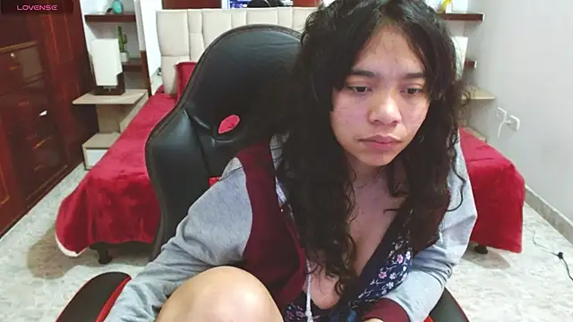 laureentt  online show from February 2025 06:18:01 AM