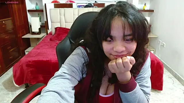 laureentt  online show from March 2025 09:22:01 AM