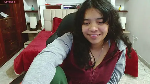 laureentt  online show from March 2025 07:05:02 AM