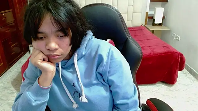 laureentt  online show from March 2025 06:18:02 AM