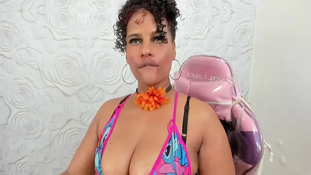 pamela guzmaan online show from March 2025 06:01:01 PM