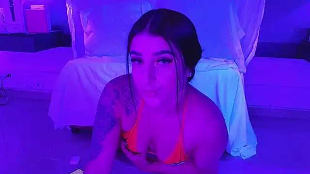 Snapshot of _Linoshka_1 chatting on September 2025 08:52:01 PM Linoshka 1 online show from September 2025 08:52:01 PM