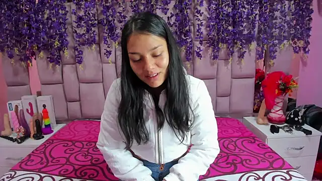 Bich Anal  online show from February 2025 01:33:02 PM