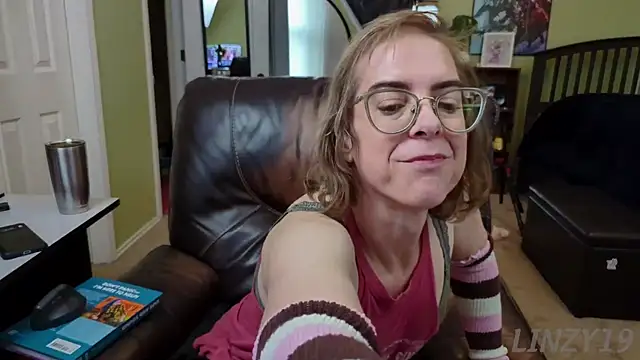 Linzy 19 online show from January 2025 08:22:02 PM