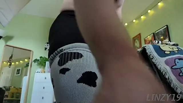 Linzy 19 online show from February 2025 07:02:01 PM