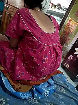 Snapshot of COUPLLE_VILLAGE chatting on March 2025 10:46:02 AM COUPLLE VILLAGE online show from March 2025 10:46:02 AM