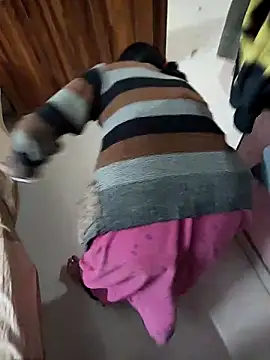 Snapshot of COUPLLE_VILLAGE chatting on November 2025 02:56:01 AM COUPLLE VILLAGE online show from November 2025 02:56:01 AM