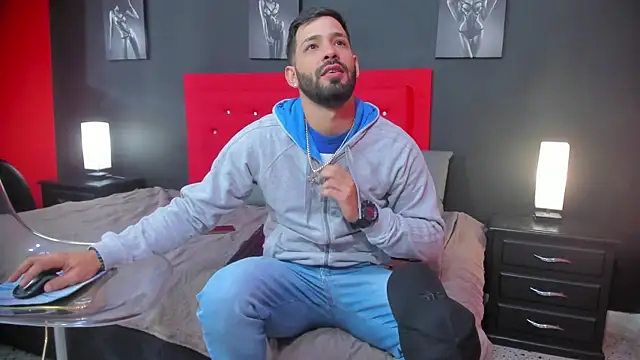 Thiagogomez online show from October 2025 12:23:02 PM