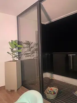 Snapshot of Helenbronwx chatting on December 2024 02:13:01 AM Helenbronwx online show from December 2024 02:13:01 AM