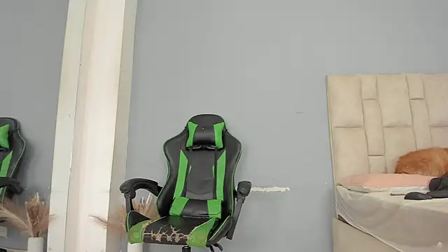 aida rose  online show from February 2025 12:05:02 AM