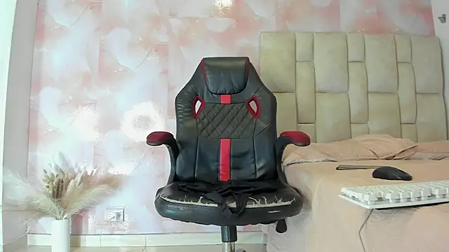 aida rose  online show from March 2025 03:30:02 PM