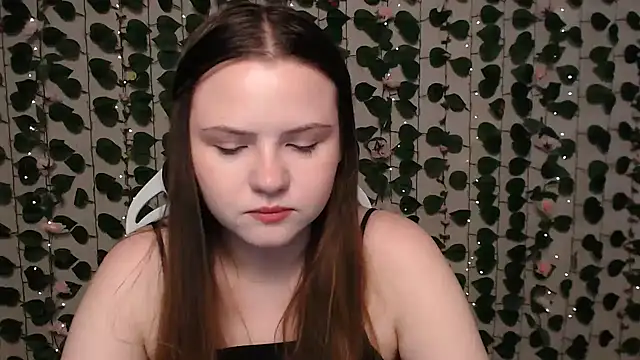 IxxiLiana online show from December 2024 04:11:01 AM