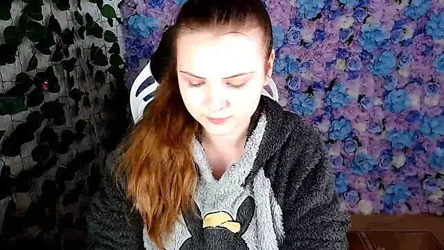 IxxiLiana online show from September 2025 04:58:01 AM