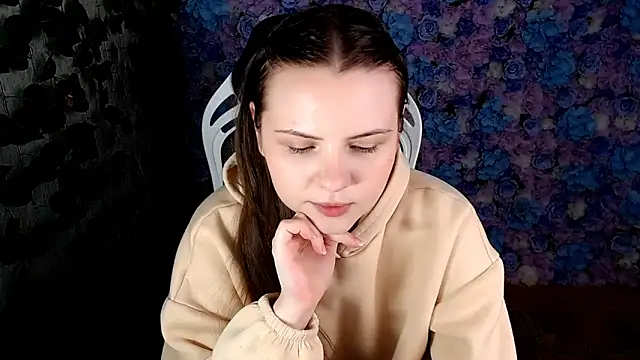 IxxiLiana online show from September 2025 04:04:02 AM