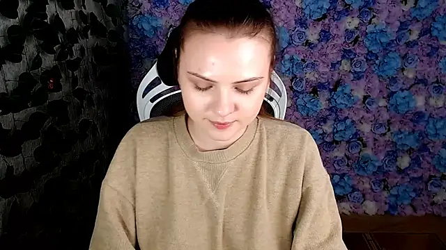 IxxiLiana online show from September 2025 06:06:01 AM