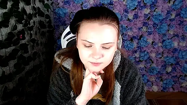 IxxiLiana online show from September 2025 05:11:02 AM