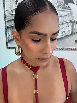 Snapshot of Mau_White chatting on October 2025 05:25:01 PM Mau White online show from October 2025 05:25:01 PM