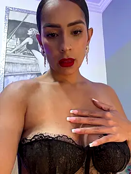 Snapshot of Mau_White chatting on October 2025 10:36:01 PM Mau White online show from October 2025 10:36:01 PM