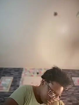 Snapshot of Yagurl__west chatting on November 2025 08:53:01 PM Yagurl west online show from November 2025 08:53:01 PM