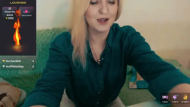 Snapshot of ElysonLang chatting on December 2024 04:08:02 AM ElysonLang online show from December 2024 04:08:02 AM