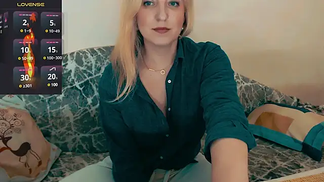 Snapshot of ElysonLang chatting on March 2025 08:17:01 PM ElysonLang online show from March 2025 08:17:01 PM