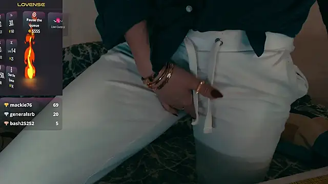 Snapshot of ElysonLang chatting on March 2025 08:32:02 PM ElysonLang online show from March 2025 08:32:02 PM