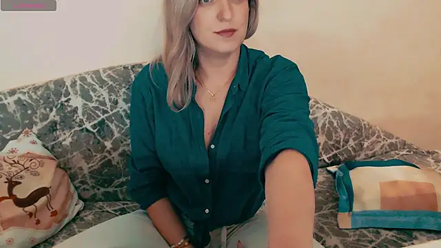 Snapshot of ElysonLang chatting on September 2025 11:24:01 AM ElysonLang online show from September 2025 11:24:01 AM