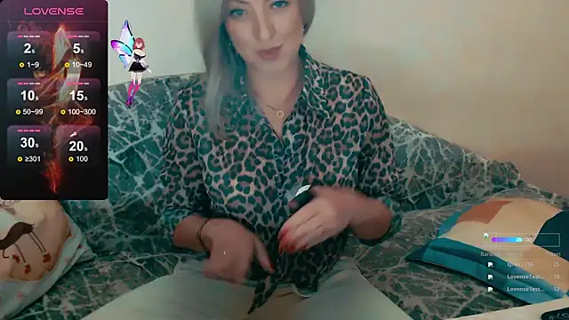 Snapshot of ElysonLang chatting on October 2025 06:04:01 PM ElysonLang online show from October 2025 06:04:01 PM