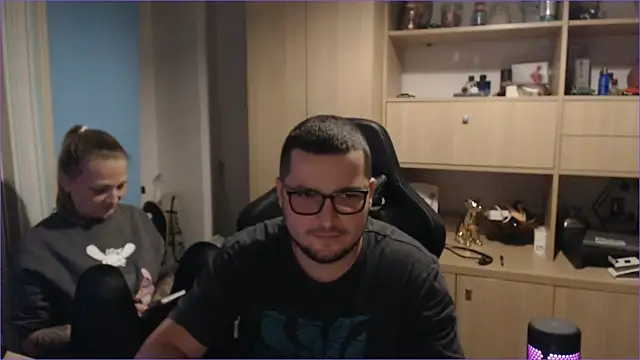 bigpuff hott online show from October 2025 07:44:02 PM