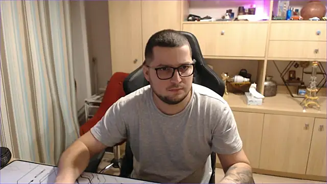 bigpuff hott online show from November 2025 08:31:01 PM