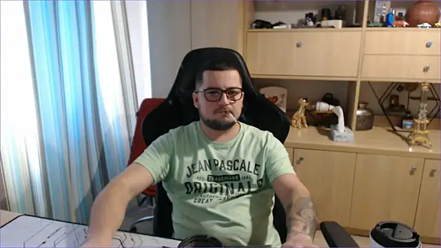 bigpuff hott online show from November 2025 07:40:01 AM