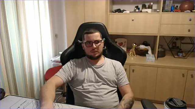 bigpuff hott online show from November 2025 12:11:01 PM