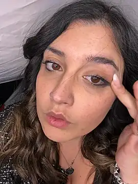 Snapshot of Novababy18 chatting on December 2025 01:33:01 AM Novababy18 online show from December 2025 01:33:01 AM