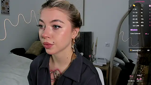 SimonaGerry online show from October 2025 04:22:02 AM