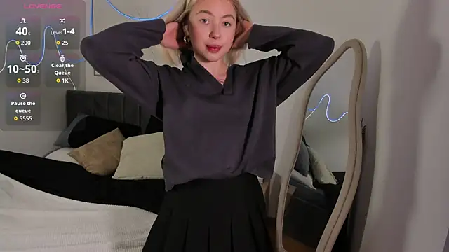 SimonaGerry online show from November 2025 03:38:01 AM