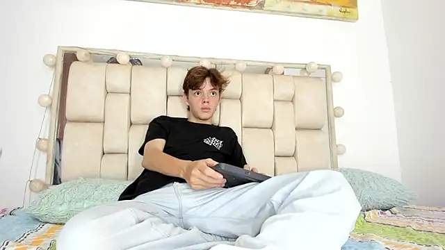 daniel hot03 online show from October 2025 08:53:02 PM