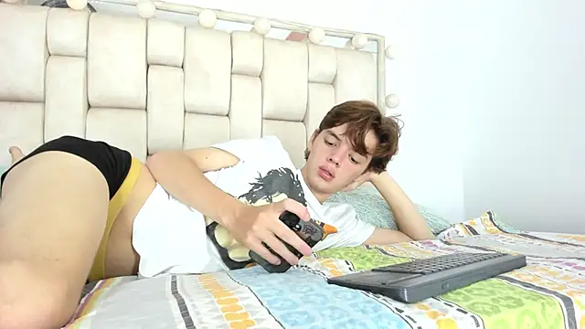 daniel hot03 online show from November 2025 02:38:02 PM