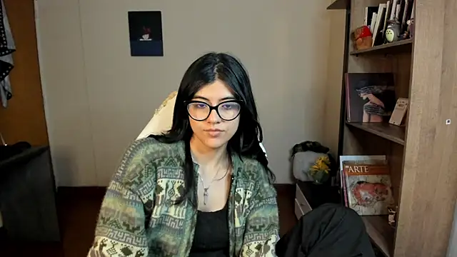 Snapshot of valerie__skyy chatting on March 2025 02:17:01 AM valerie skyy online show from March 2025 02:17:01 AM