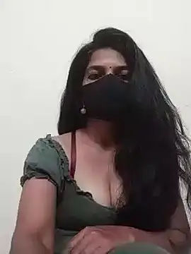 Snapshot of Shuttii_25 chatting on January 2025 10:29:02 AM Shuttii 25 online show from January 2025 10:29:02 AM