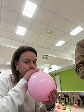 Snapshot of BabyNila chatting on January 2025 04:03:01 PM BabyNila online show from January 2025 04:03:01 PM