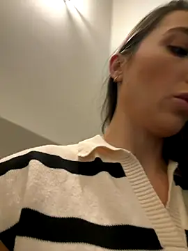 Snapshot of AnnaCastillo_ chatting on October 2025 10:52:01 PM AnnaCastillo online show from October 2025 10:52:01 PM