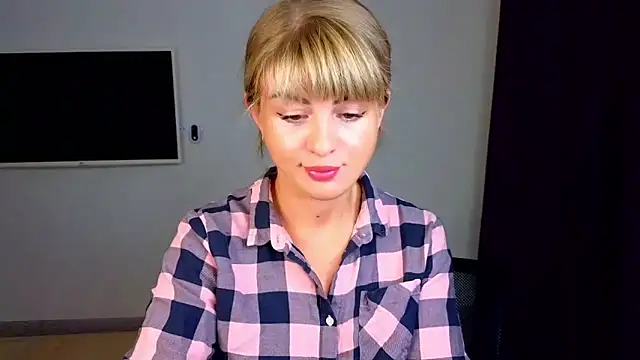 Snapshot of _comefeelme_ chatting on October 2025 05:43:01 PM comefeelme online show from October 2025 05:43:01 PM